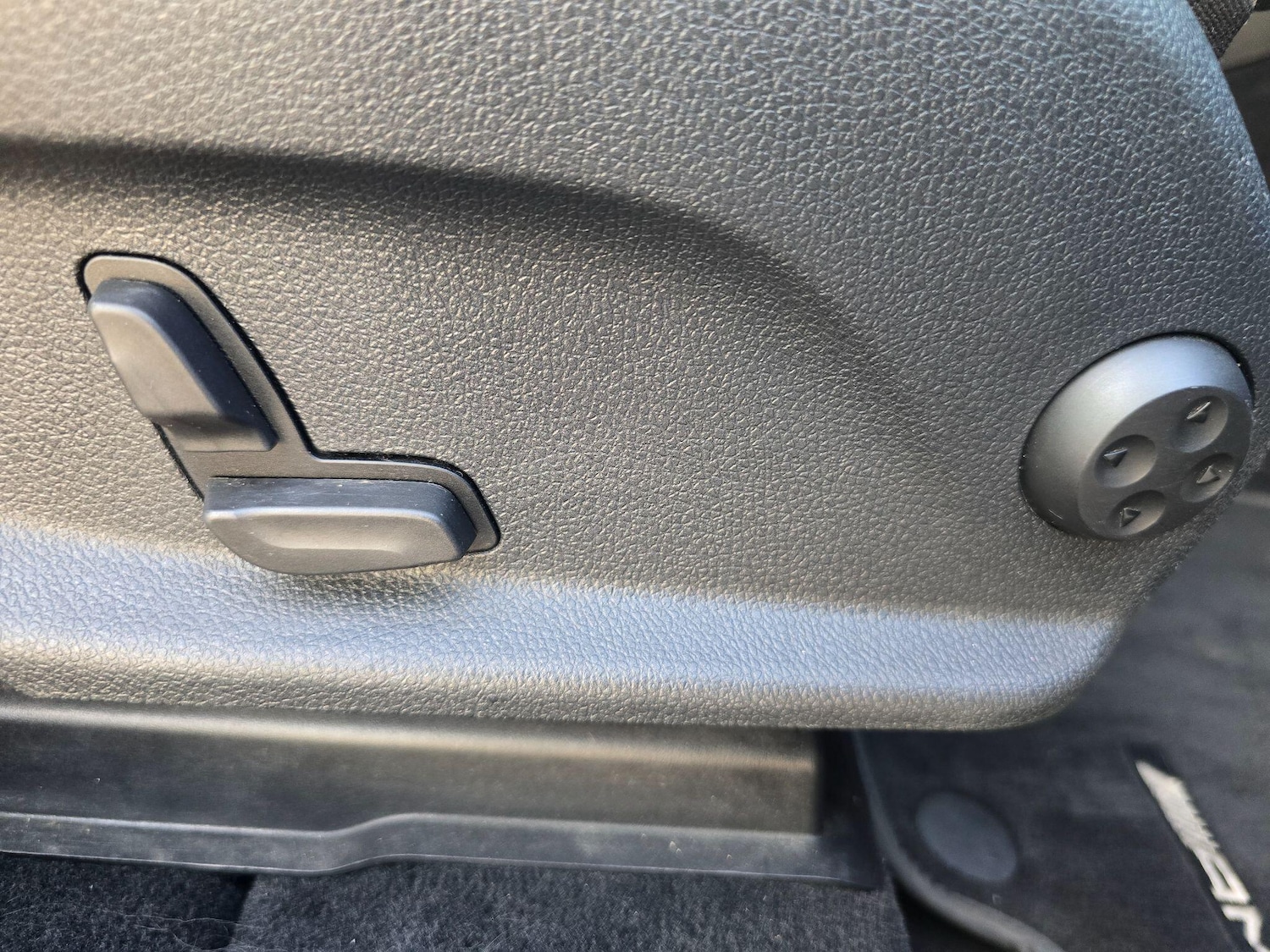 Used Mercedes-Benz GLC 2019 for sale - 76772216: Photo 36