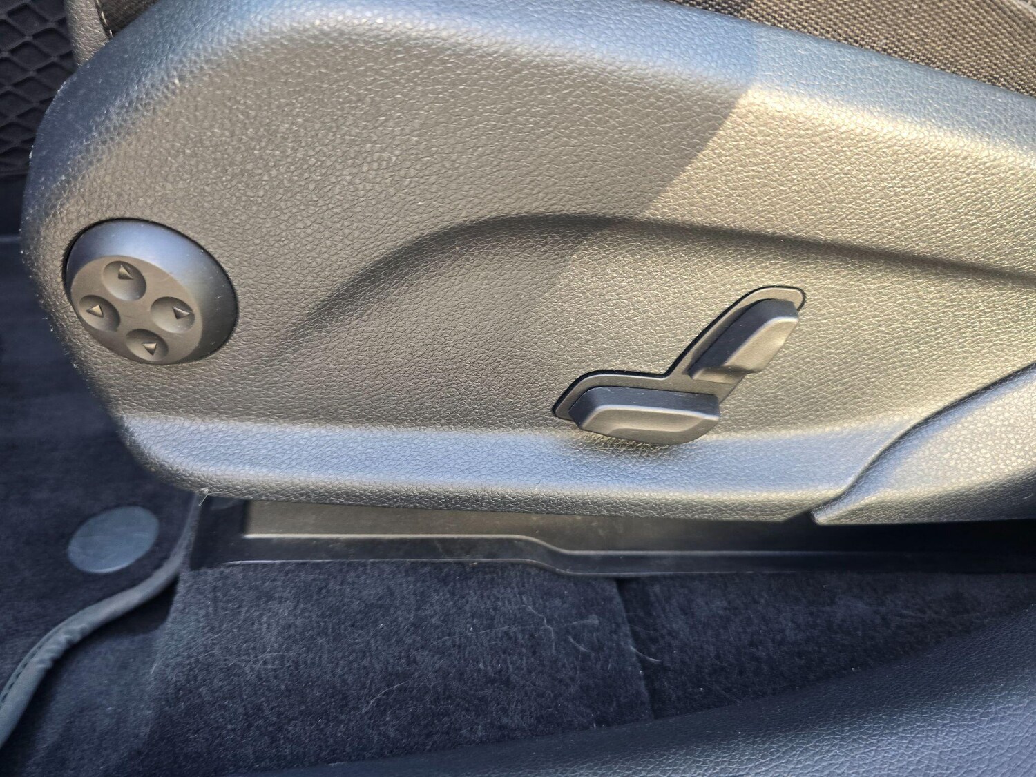 Used Mercedes-Benz GLC 2019 for sale - 76772216: Photo 45