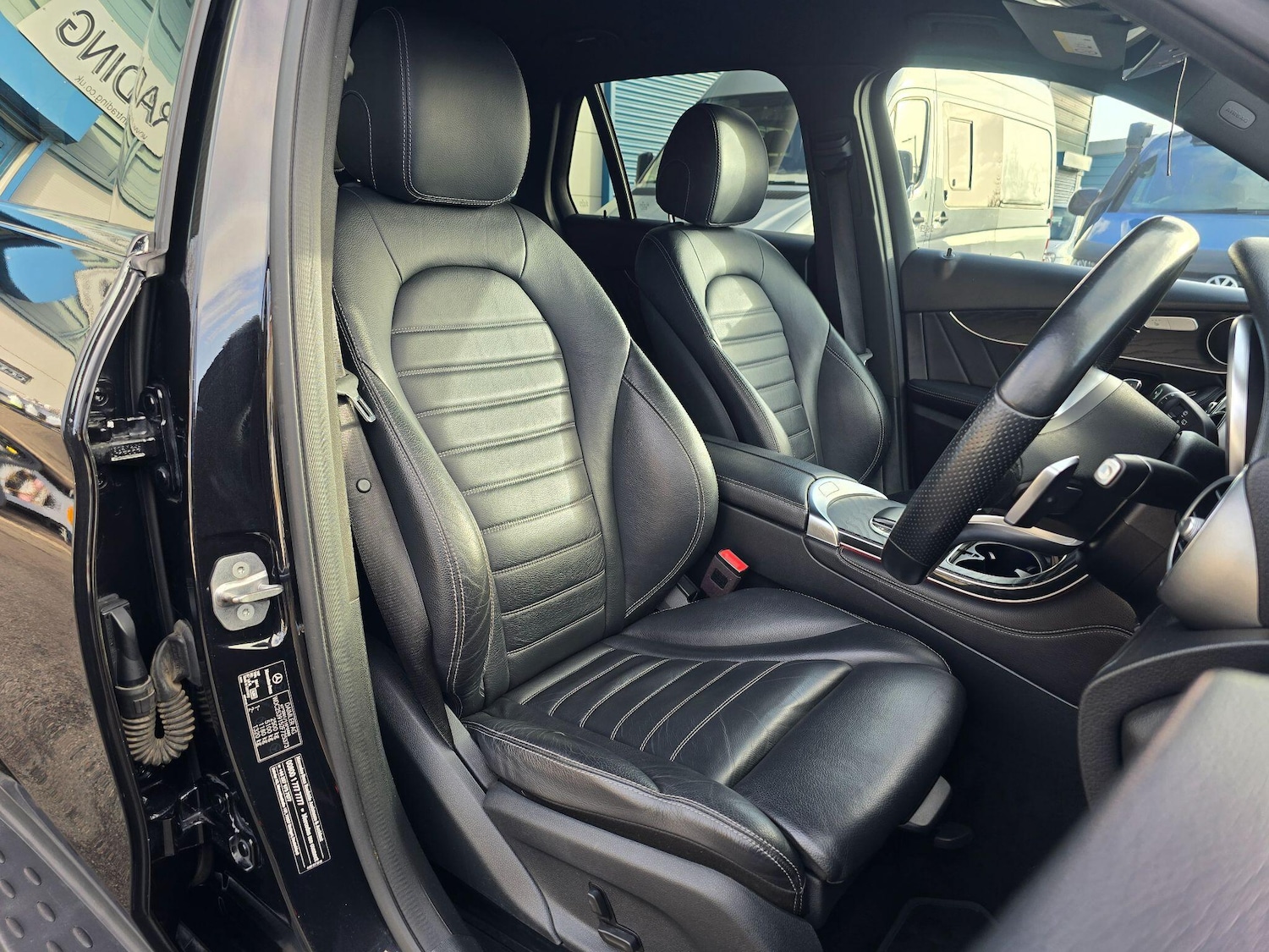 Used Mercedes-Benz GLC 2019 for sale - 76772216: Photo 8