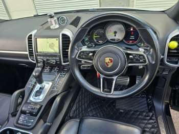 Used Porsche Cayenne 2015 for sale - 75093774: Photo