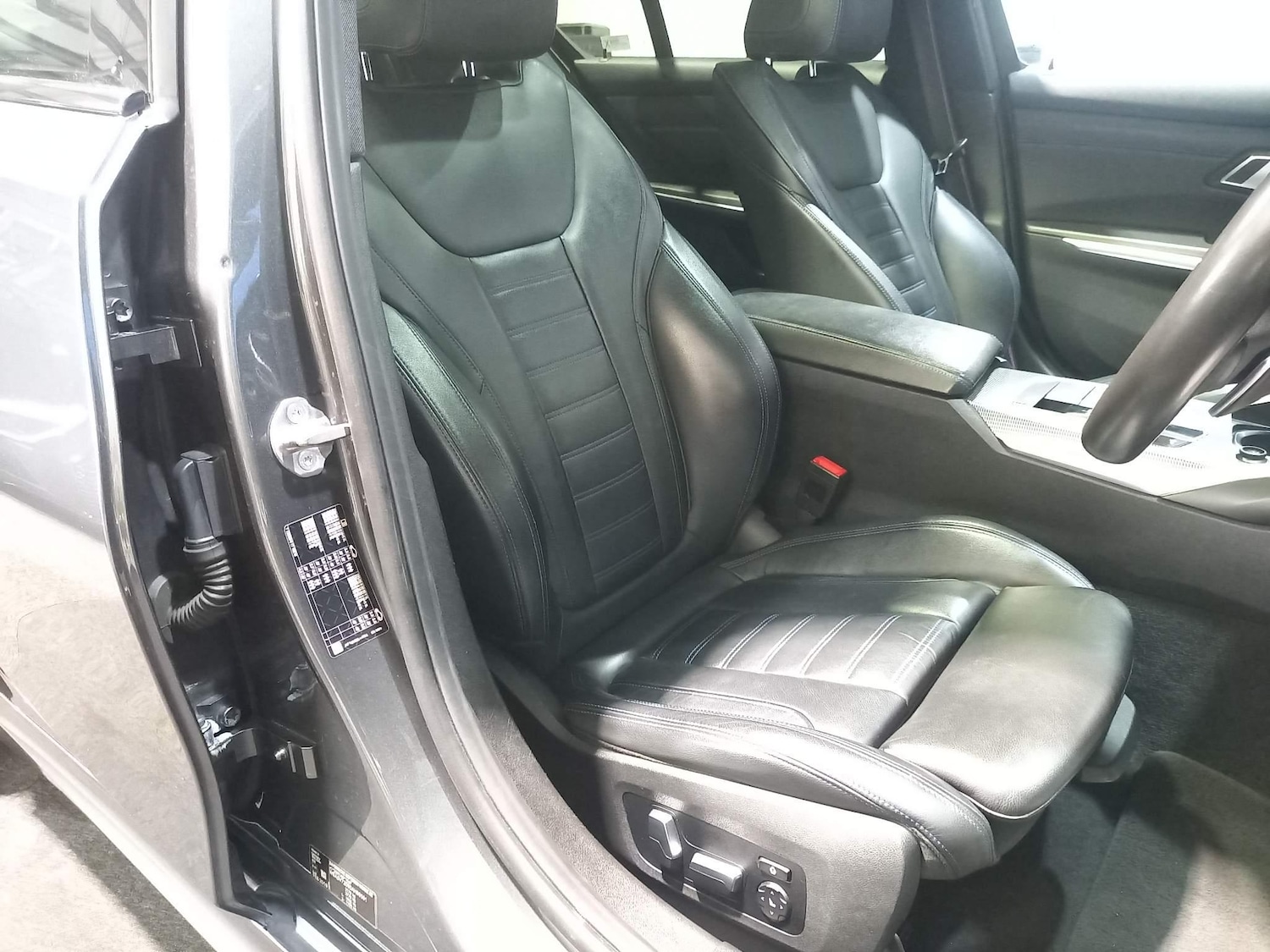 Used BMW 3 Series for sale - 76728023: Photo 2