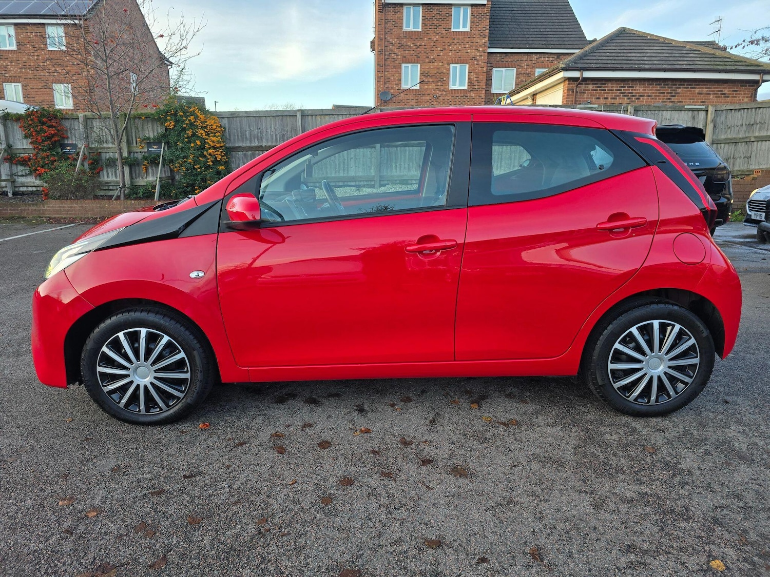 Used Toyota AYGO 2021 for sale - 76572760: Photo 2