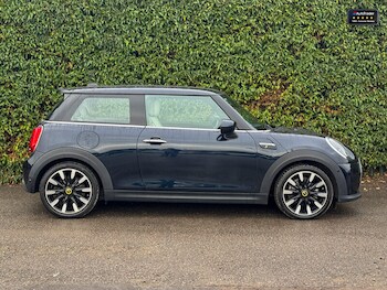 Used MINI Hatch 2022 for sale - 77041587: Photo