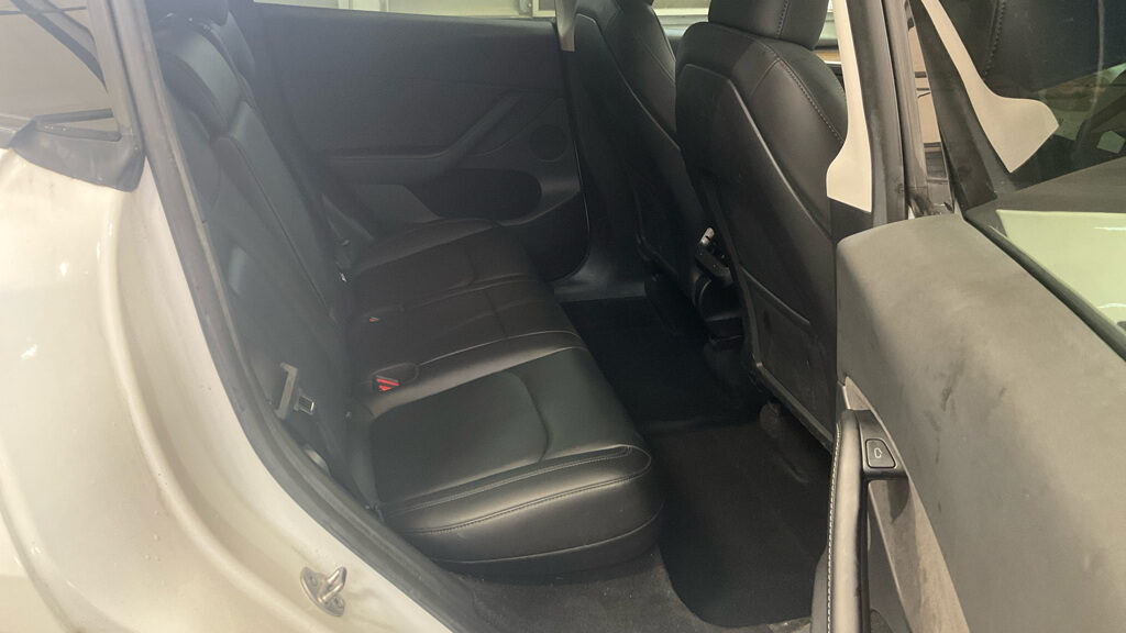 Used Tesla Model Y 2023 for sale - 77935814: Photo 8