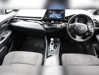Used Toyota C-HR 2019 for sale - 79598959: Photo