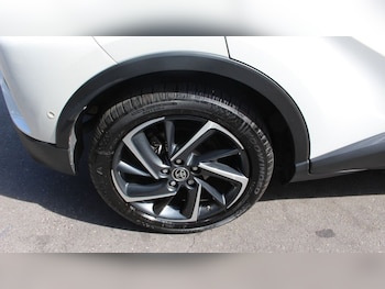 Used Toyota C-HR 2020 for sale - 79547671: Photo