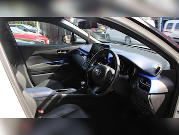 Used Toyota C-HR 2020 for sale - 79547671: Photo