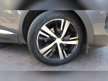 Used Peugeot 5008 2023 for sale - 79530762: Photo
