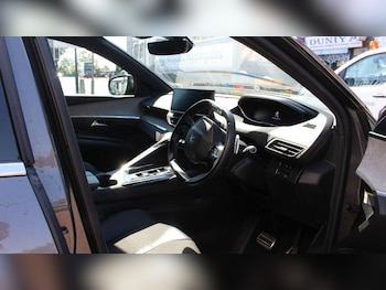 Used Peugeot 5008 2023 for sale - 79530762: Photo