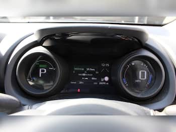Used Toyota Yaris 2023 for sale - 79643535: Photo