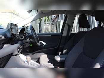 Used Toyota Yaris 2023 for sale - 79598951: Photo