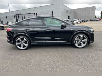 Used Audi Q4 e-tron 2025 for sale - 76230370: Photo 4