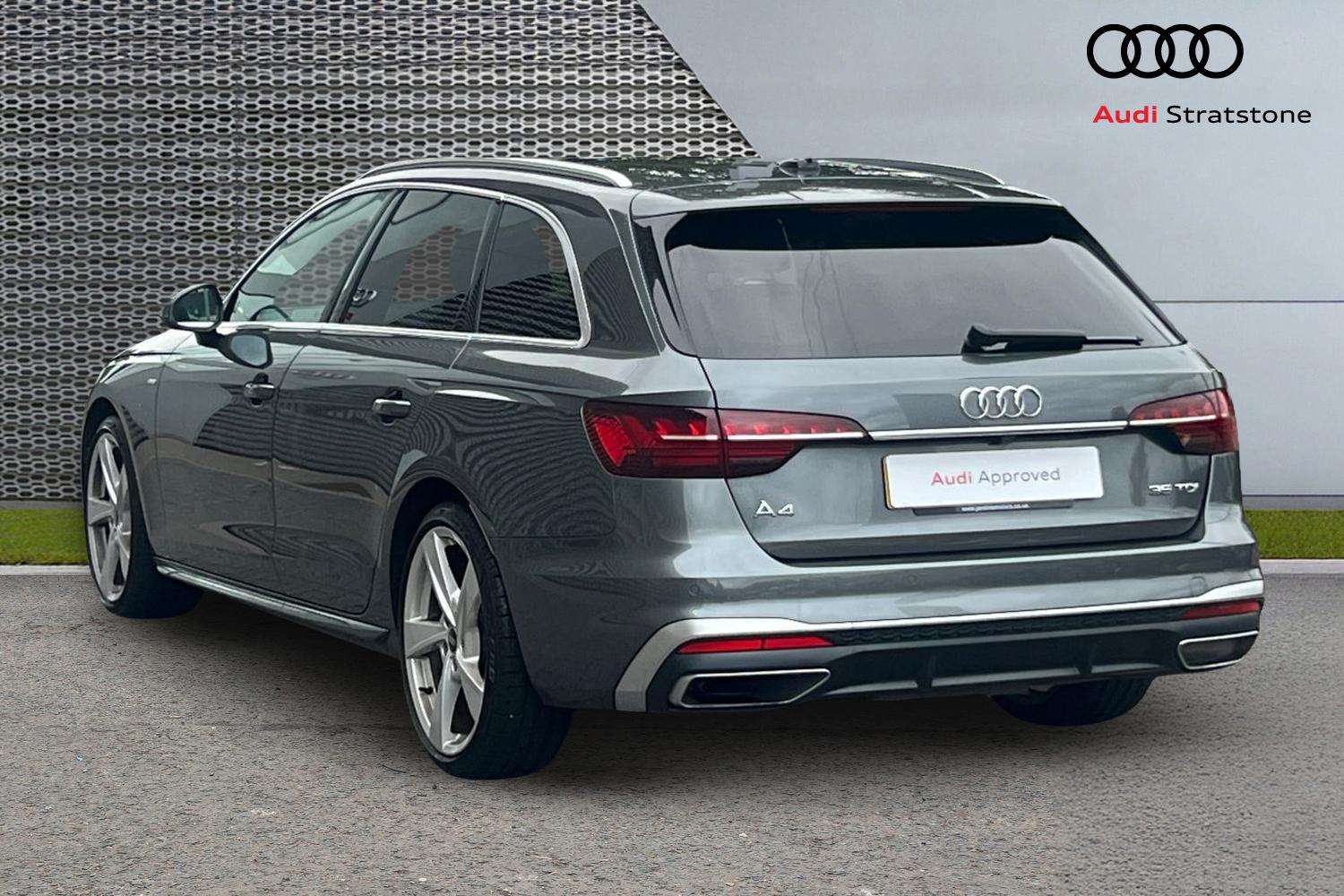 Used Audi A4 2021 for sale - 76692167: Photo 3