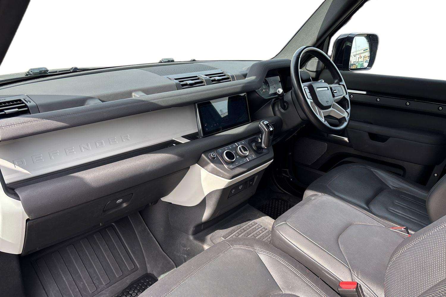 Used Land Rover Defender 2021 for sale - 78209323: Photo 2