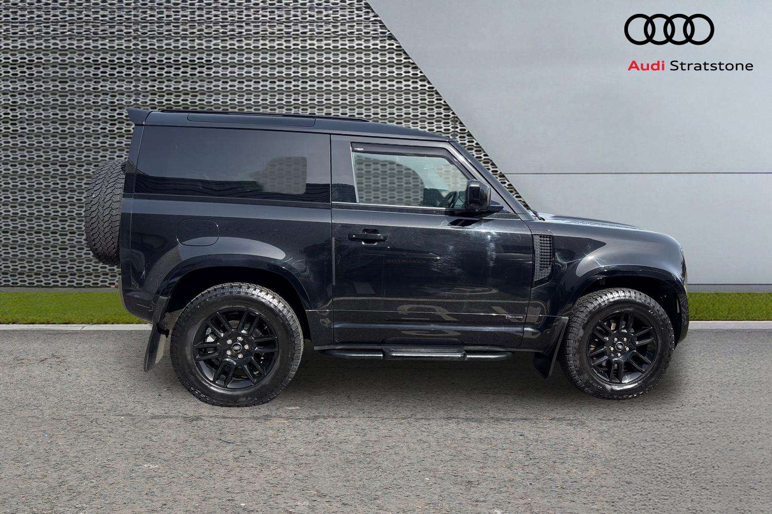 Used Land Rover Defender 2021 for sale - 78209323: Photo 4