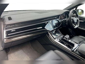 Used Audi Q7 2024 for sale - 78419703: Photo