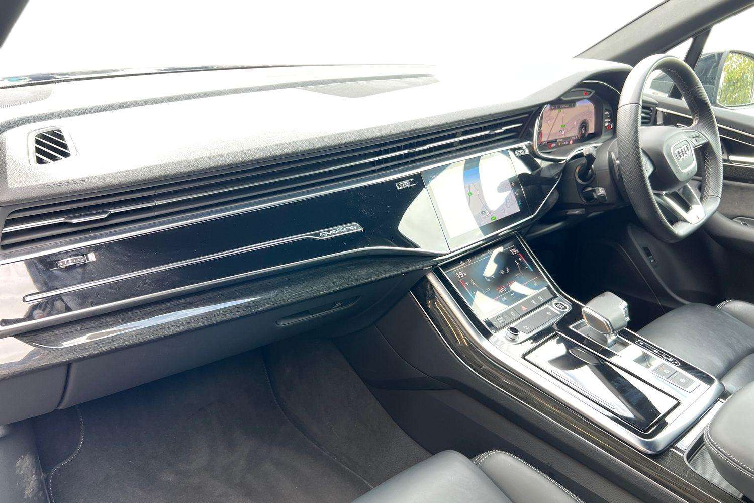 Used Audi Q7 2022 for sale - 76125894: Photo 2