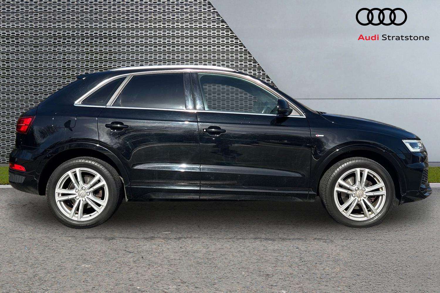 Used Audi Q3 2018 for sale - 77928807: Photo 4