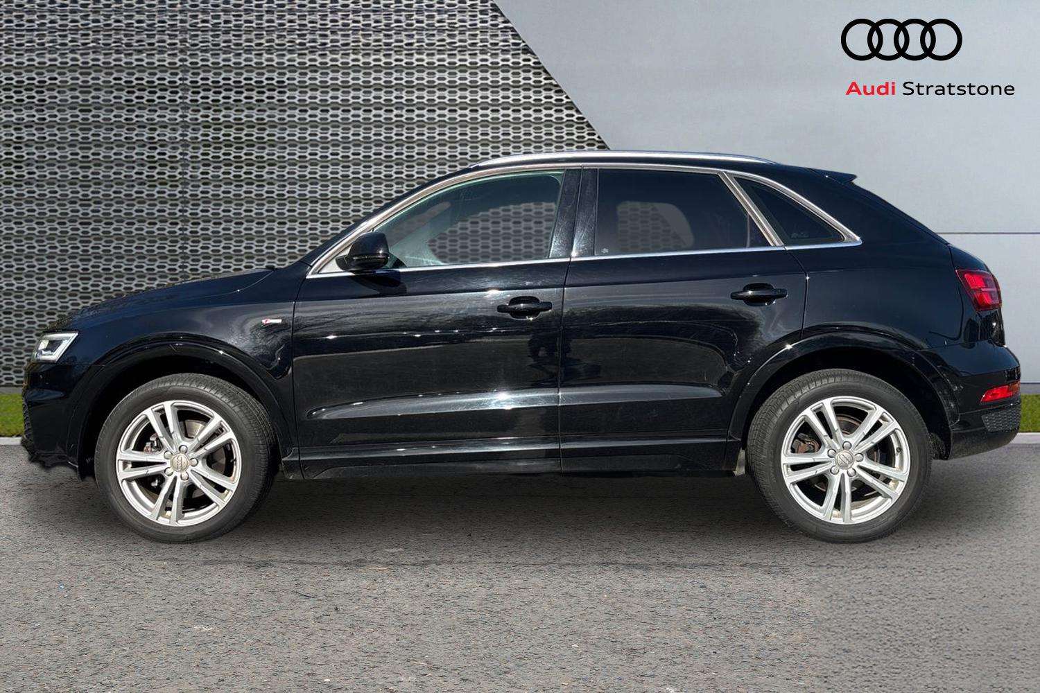 Used Audi Q3 2018 for sale - 77928807: Photo 8