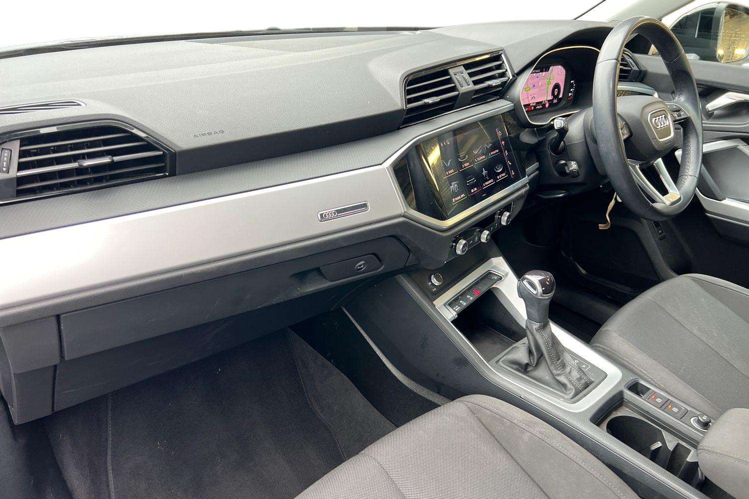 Used Audi Q3 2022 for sale - 76125780: Photo 2