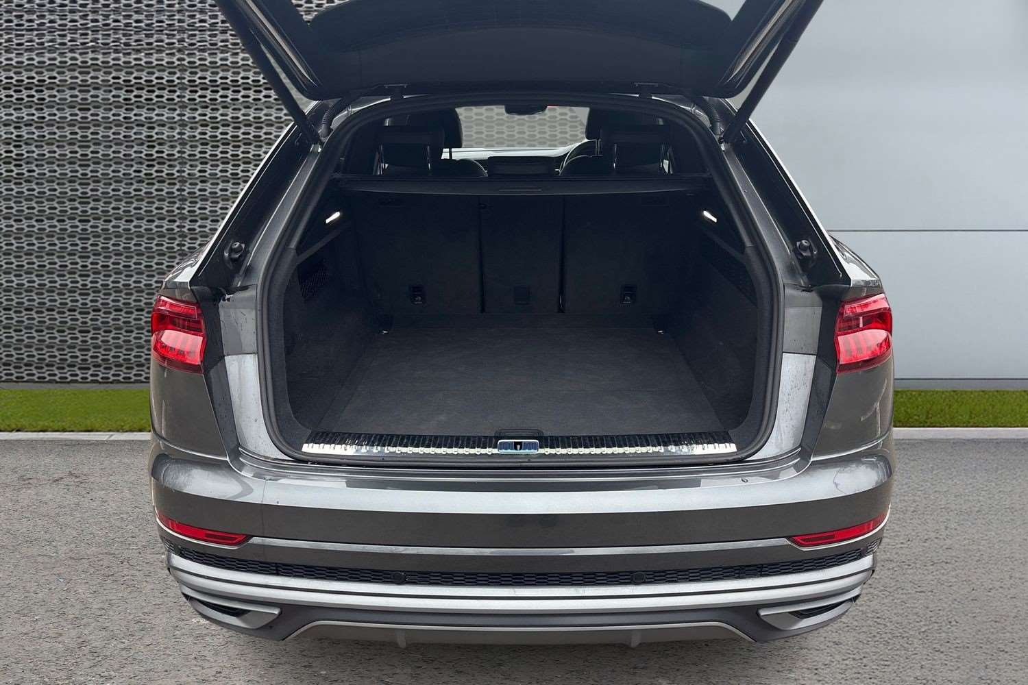 Used Audi Q8 2023 for sale - 77239888: Photo 13