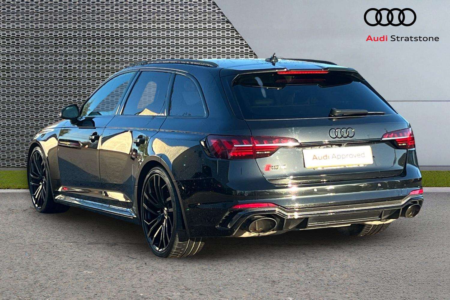 Used Audi RS4 2024 for sale - 76889819: Photo 3