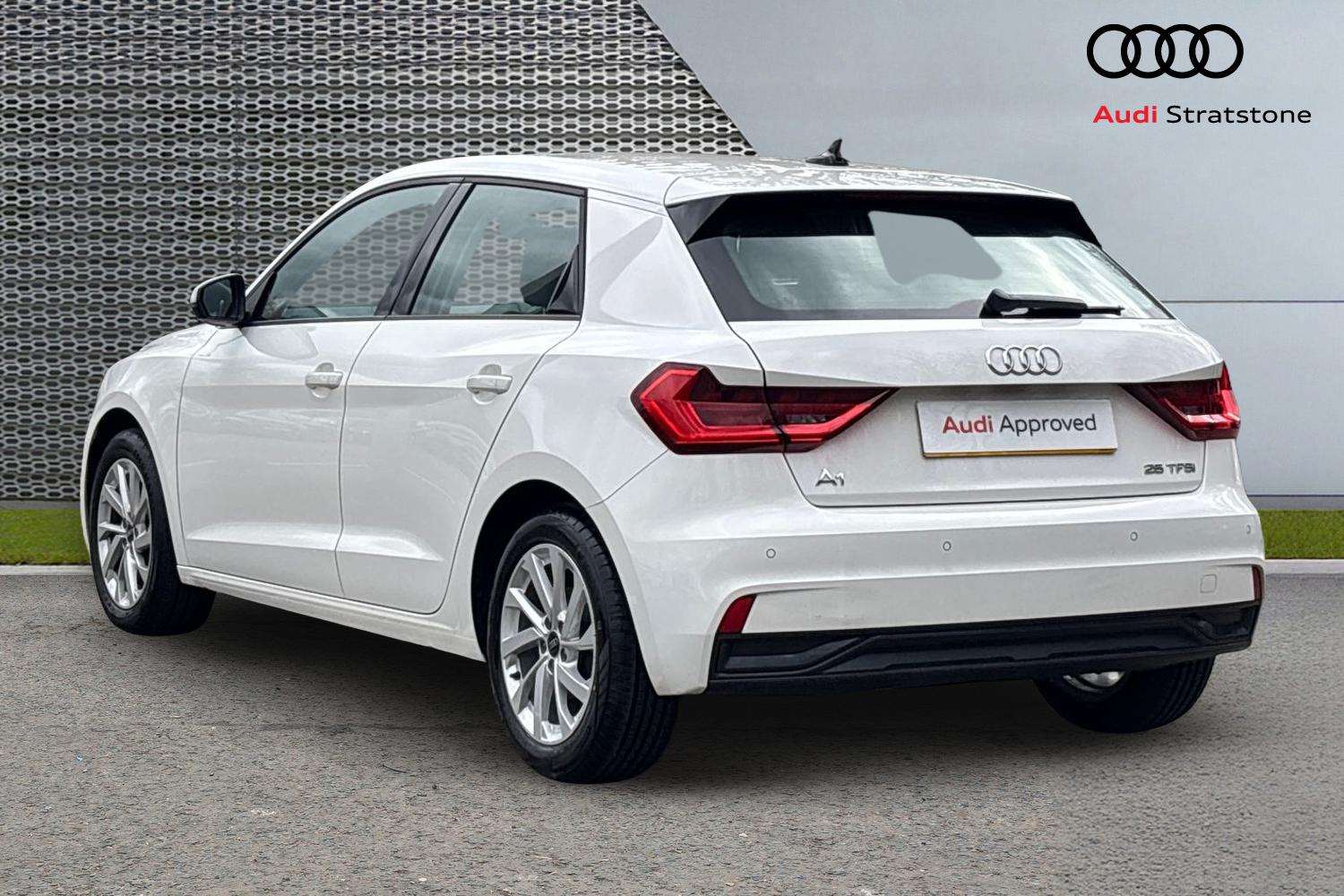 Used Audi A1 2023 for sale - 77842316: Photo 3