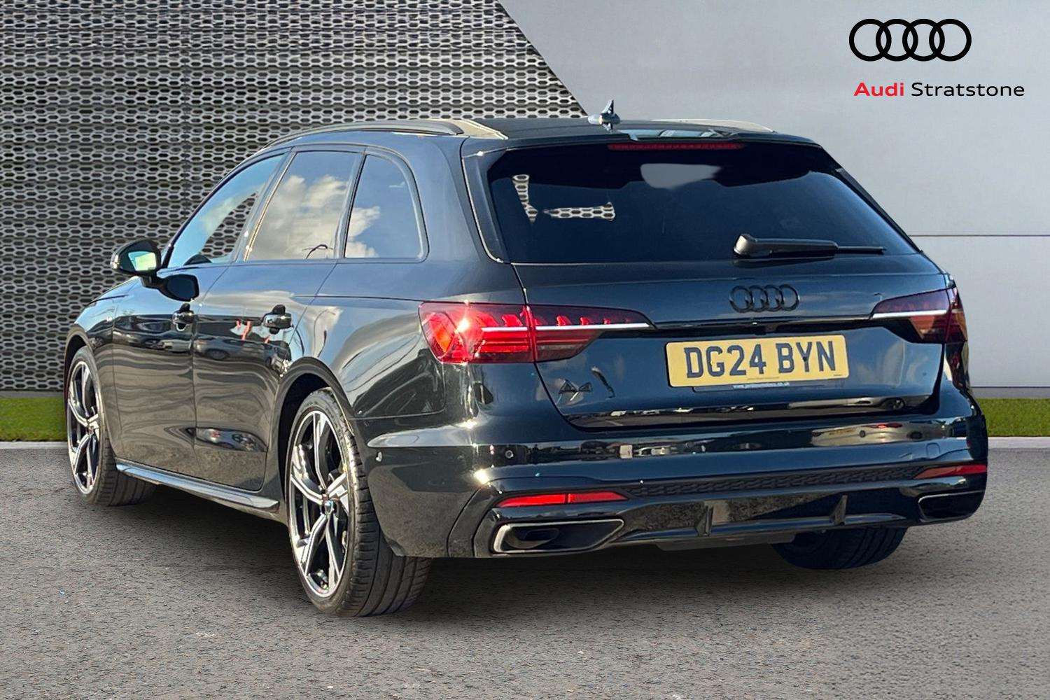 Used Audi A4 2024 for sale - 76636739: Photo 3