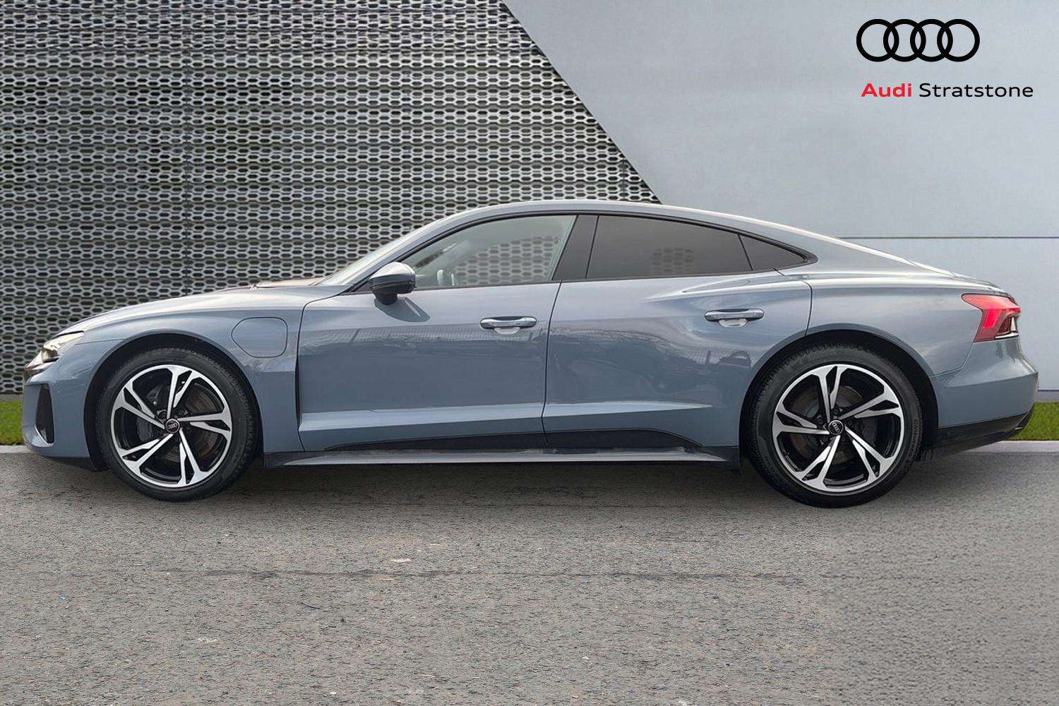 Used Audi e-tron GT 2024 for sale - 77389847: Photo 8