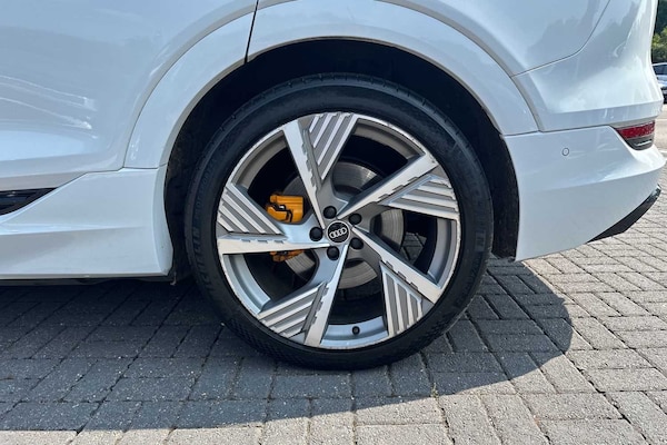 Used Audi e-tron 2022 for sale - 74960821: Photo 5