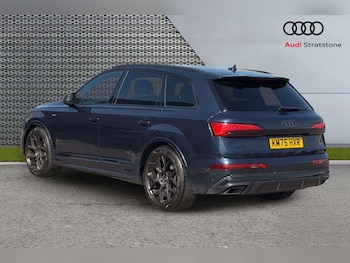 Used Audi Q7 2025 for sale - 77103098: Photo