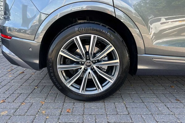 Used Audi Q8 2025 for sale - 75733276: Photo 5