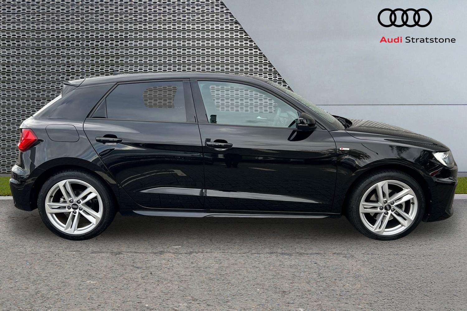 Used Audi A1 for sale - 76329230: Photo 4