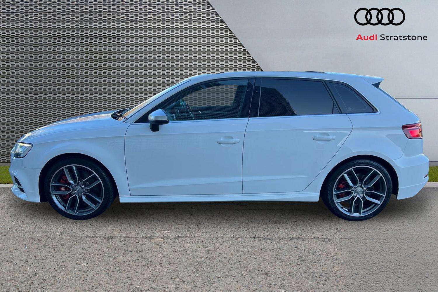 Used Audi A3 2017 for sale - 76804733: Photo 8