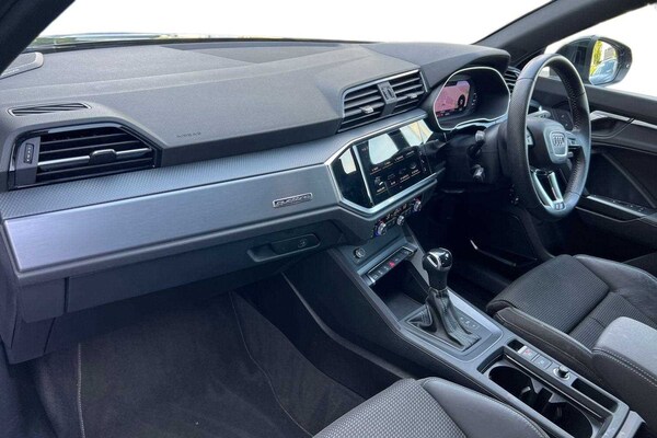 Used Audi Q3 2019 for sale - 75510673: Photo 2