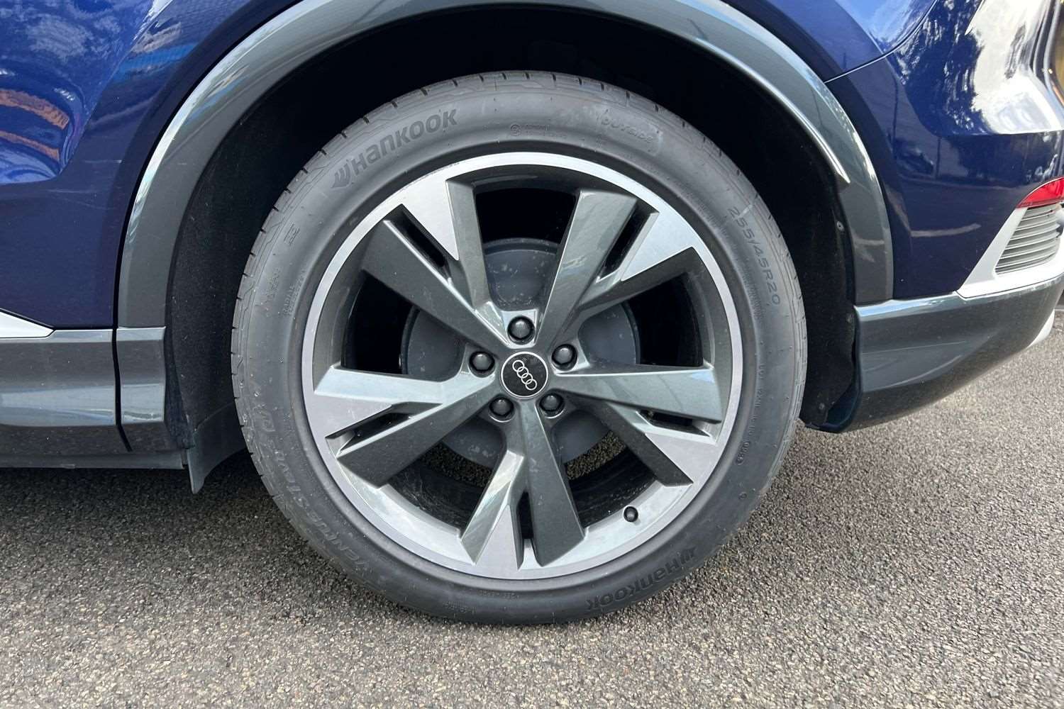 Used Audi Q4 e-tron 2023 for sale - 76529233: Photo 11