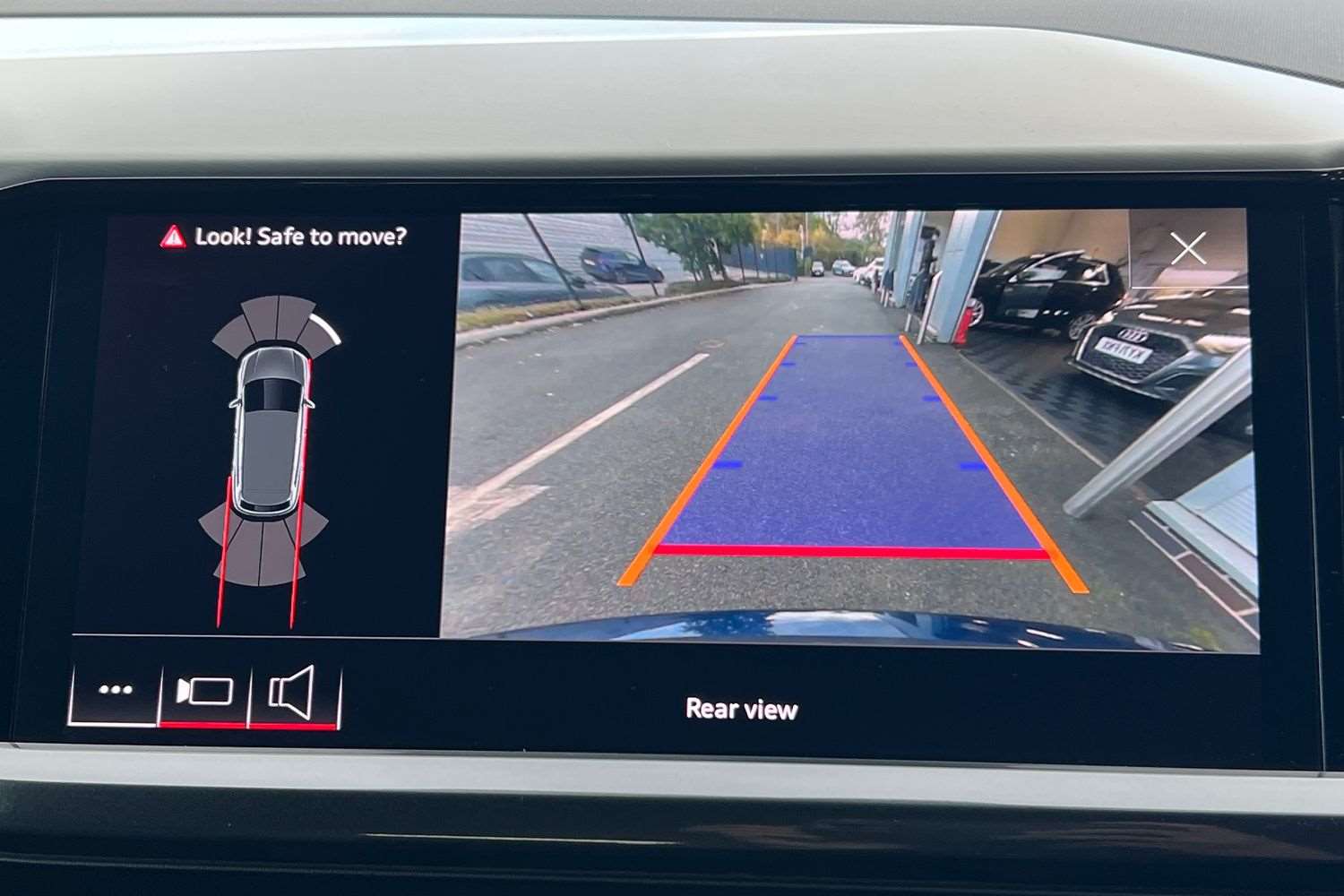 Used Audi Q4 e-tron 2023 for sale - 76529233: Photo 34