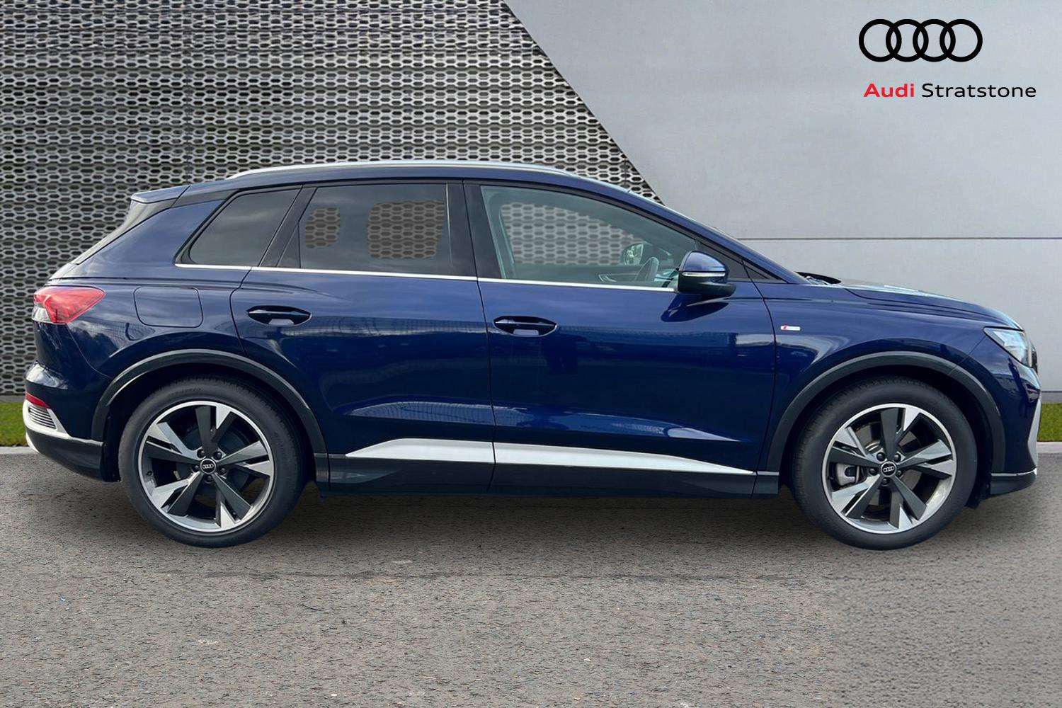 Used Audi Q4 e-tron 2023 for sale - 76529233: Photo 4