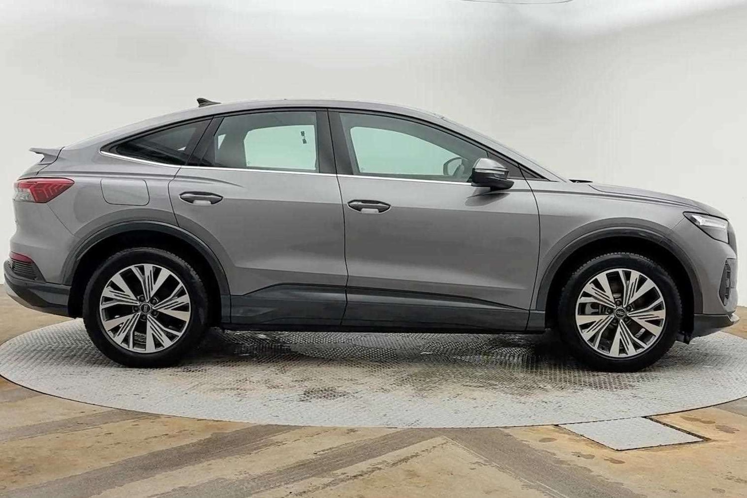 Used Audi Q4 e-tron 2025 for sale - 78076827: Photo 4