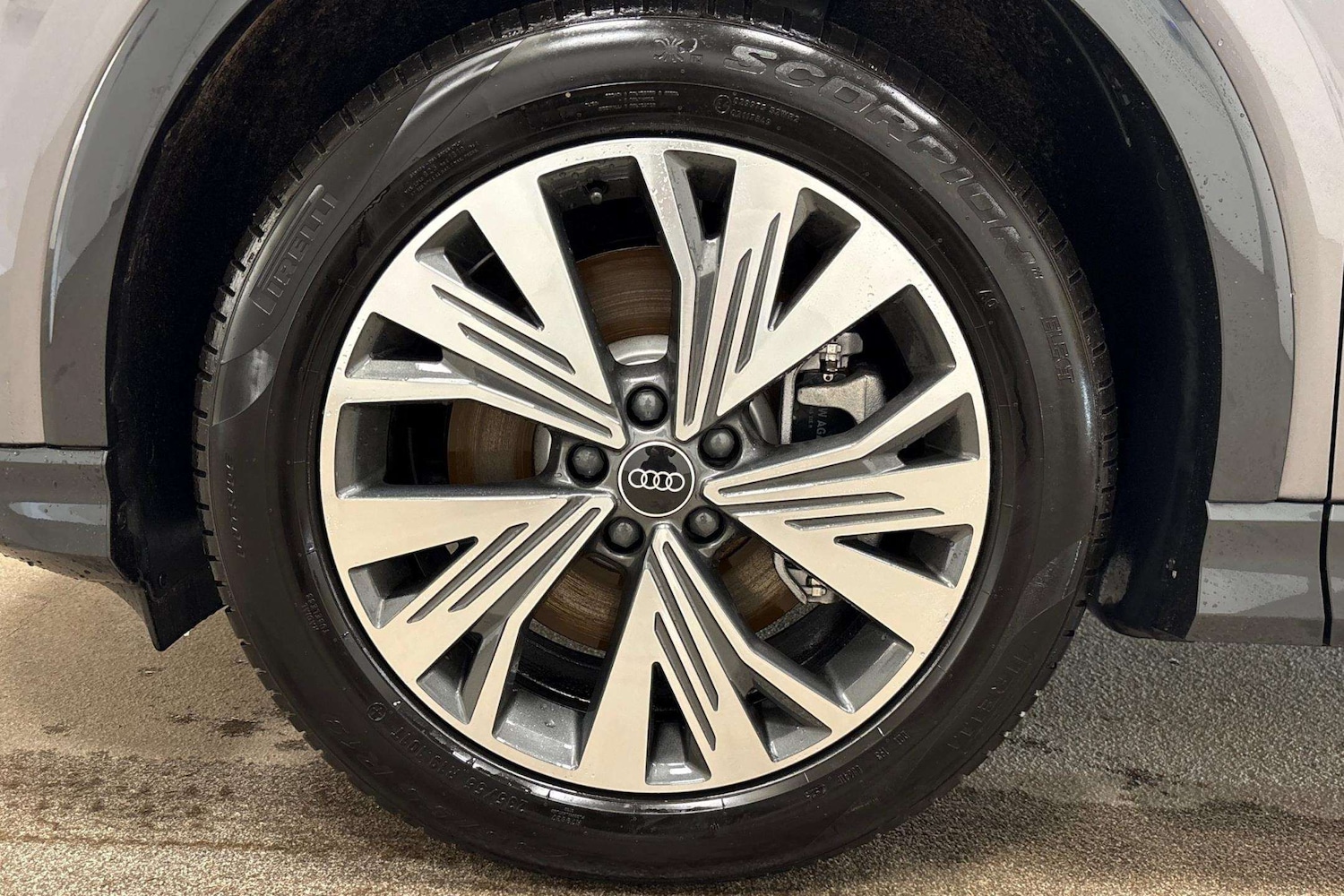 Used Audi Q4 e-tron 2025 for sale - 78076827: Photo 5