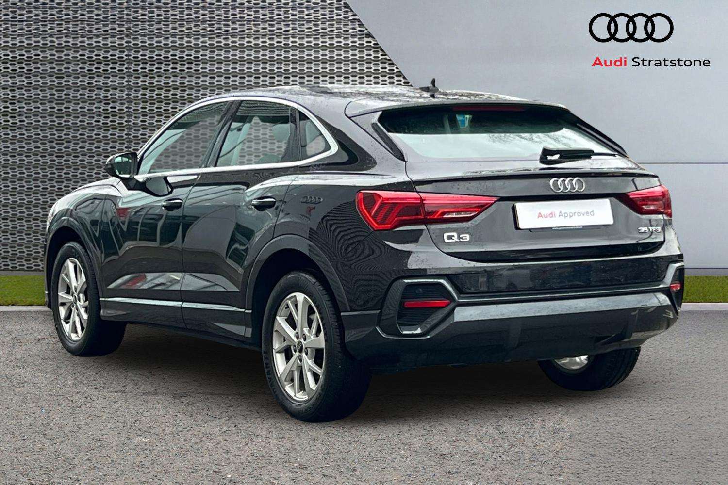 Used Audi Q3 2021 for sale - 76978694: Photo 3