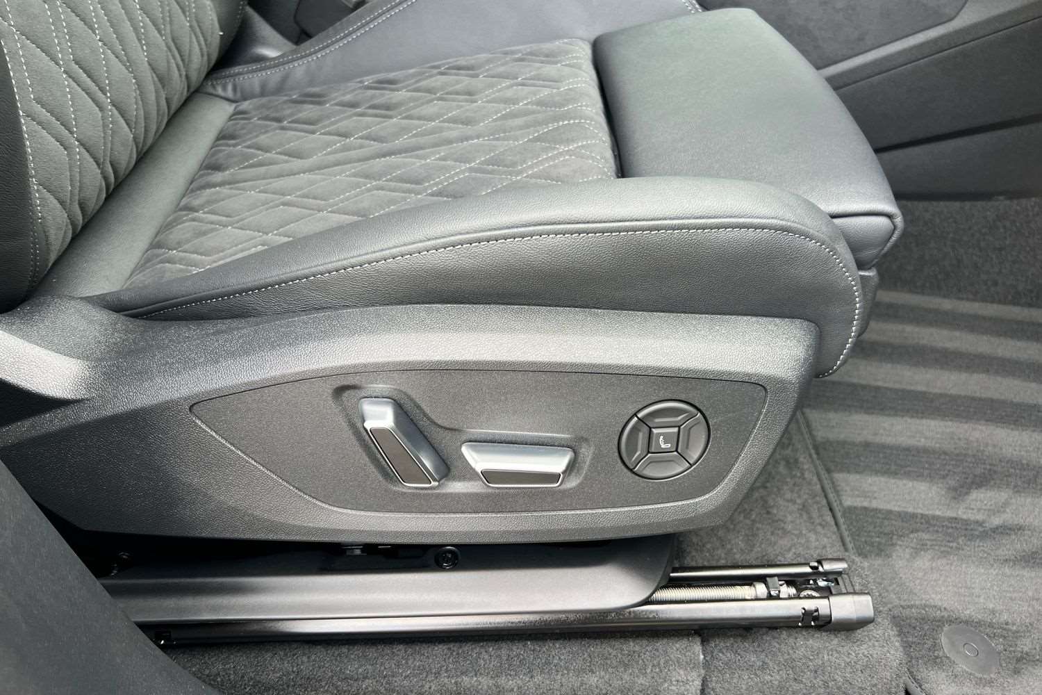 Used Audi Q6 e-tron 2025 for sale - 78024230: Photo 22