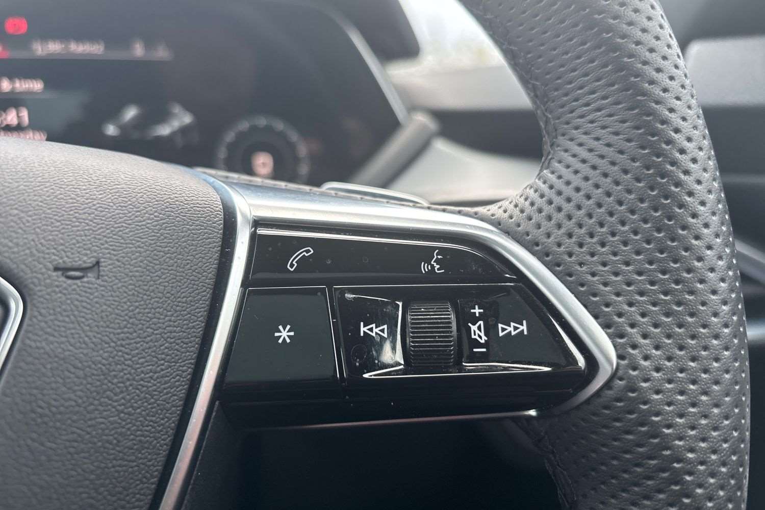 Used Audi e-tron GT 2024 for sale - 77894419: Photo 17