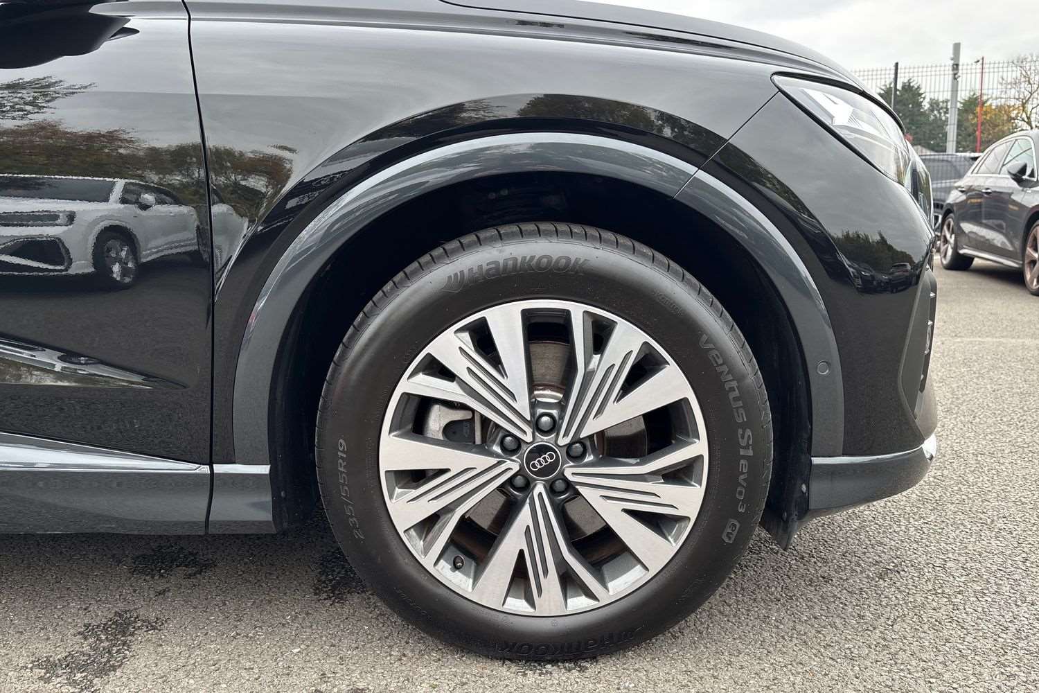 Used Audi Q4 e-tron 2023 for sale - 77239884: Photo 5