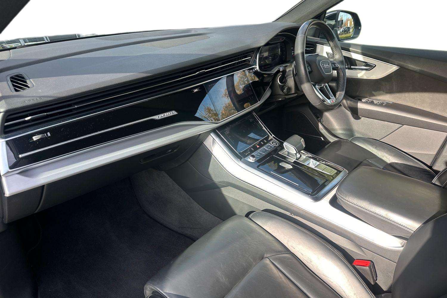 Used Audi Q8 2021 for sale - 76564402: Photo 2