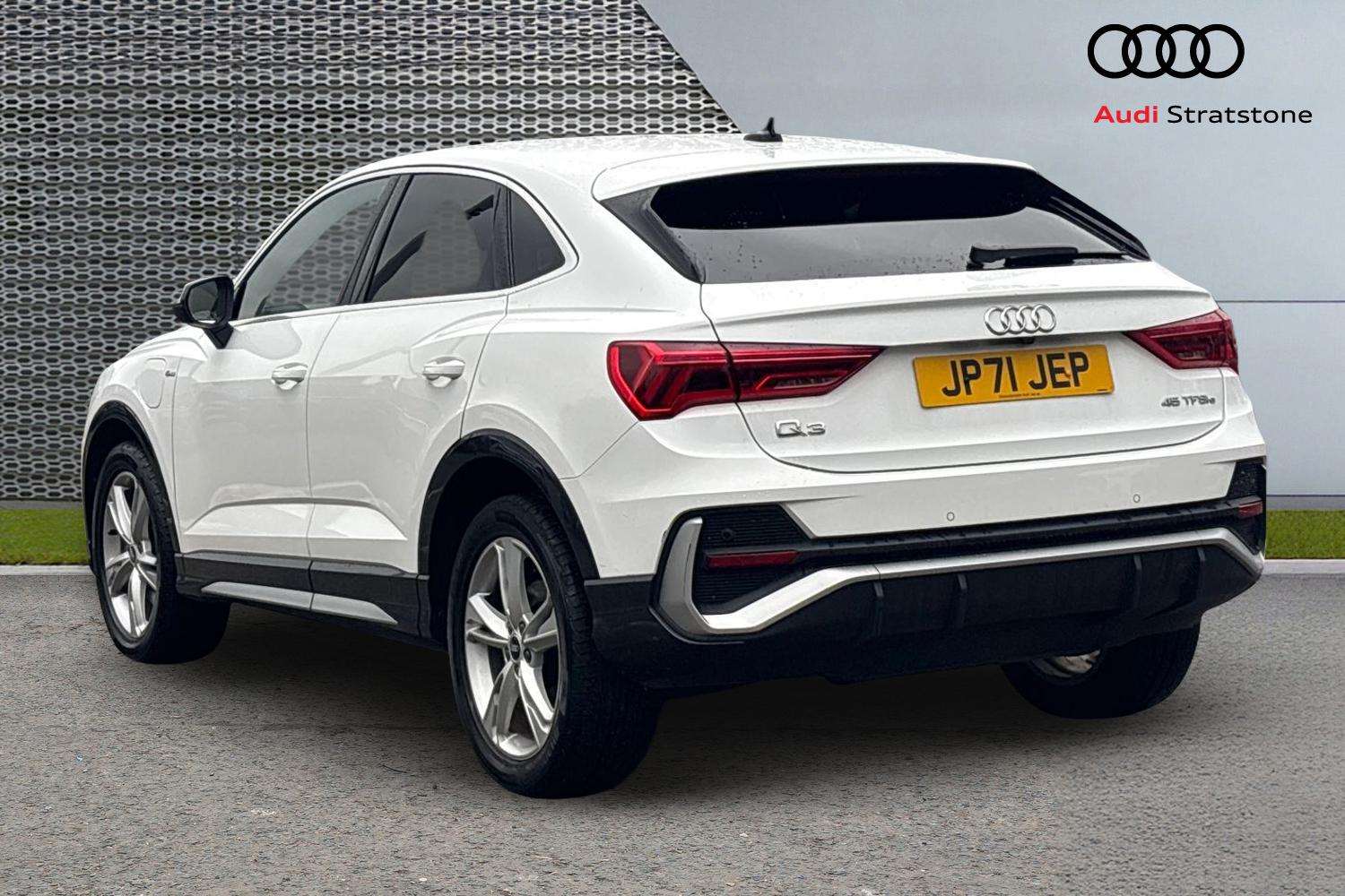 Used Audi Q3 2021 for sale - 77995954: Photo 3