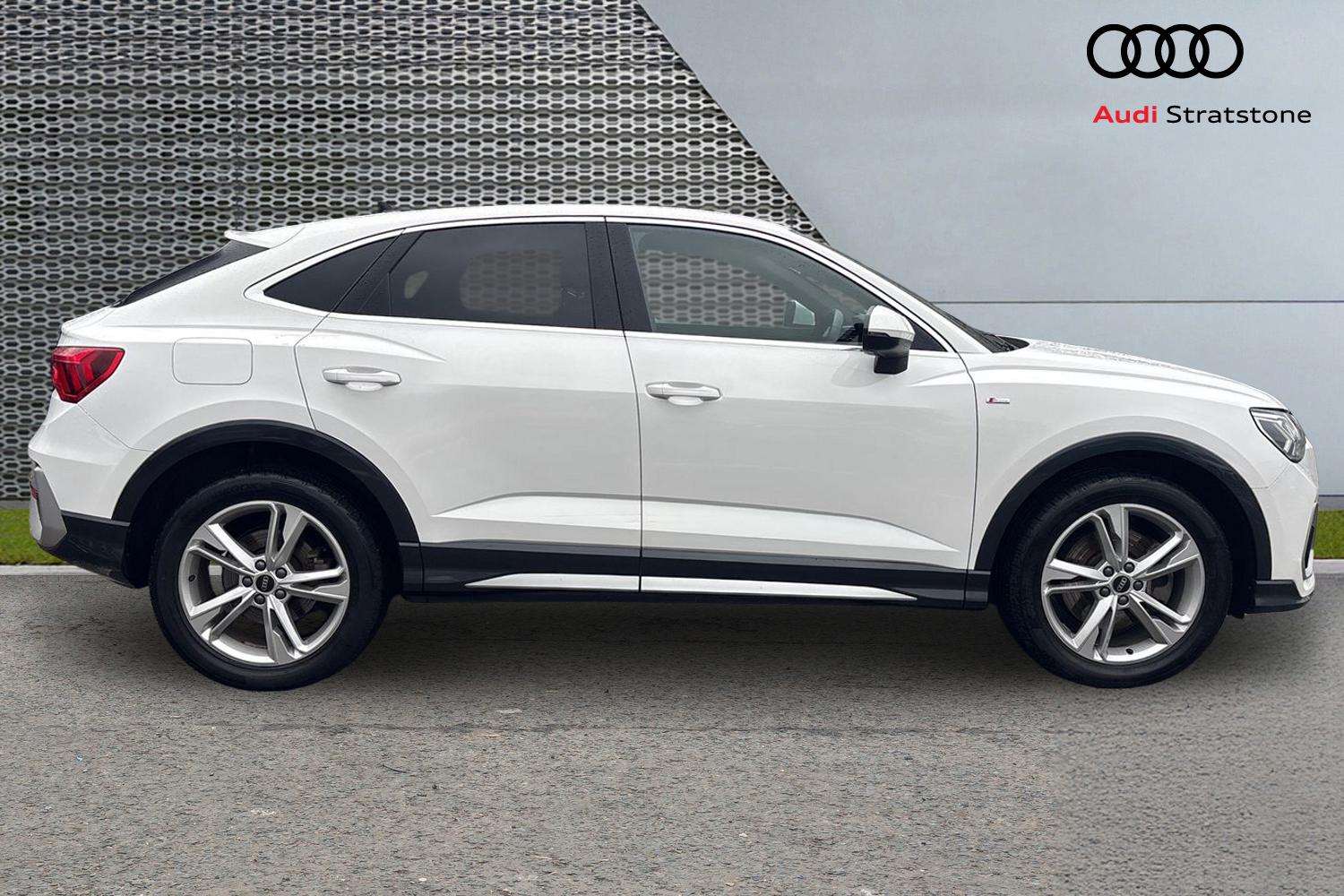 Used Audi Q3 2021 for sale - 77995954: Photo 4