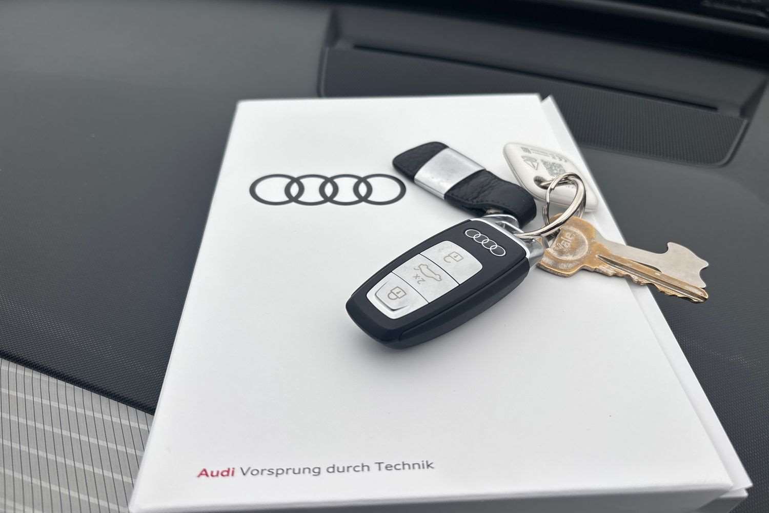 Used Audi Q4 e-tron 2025 for sale - 77178816: Photo 25