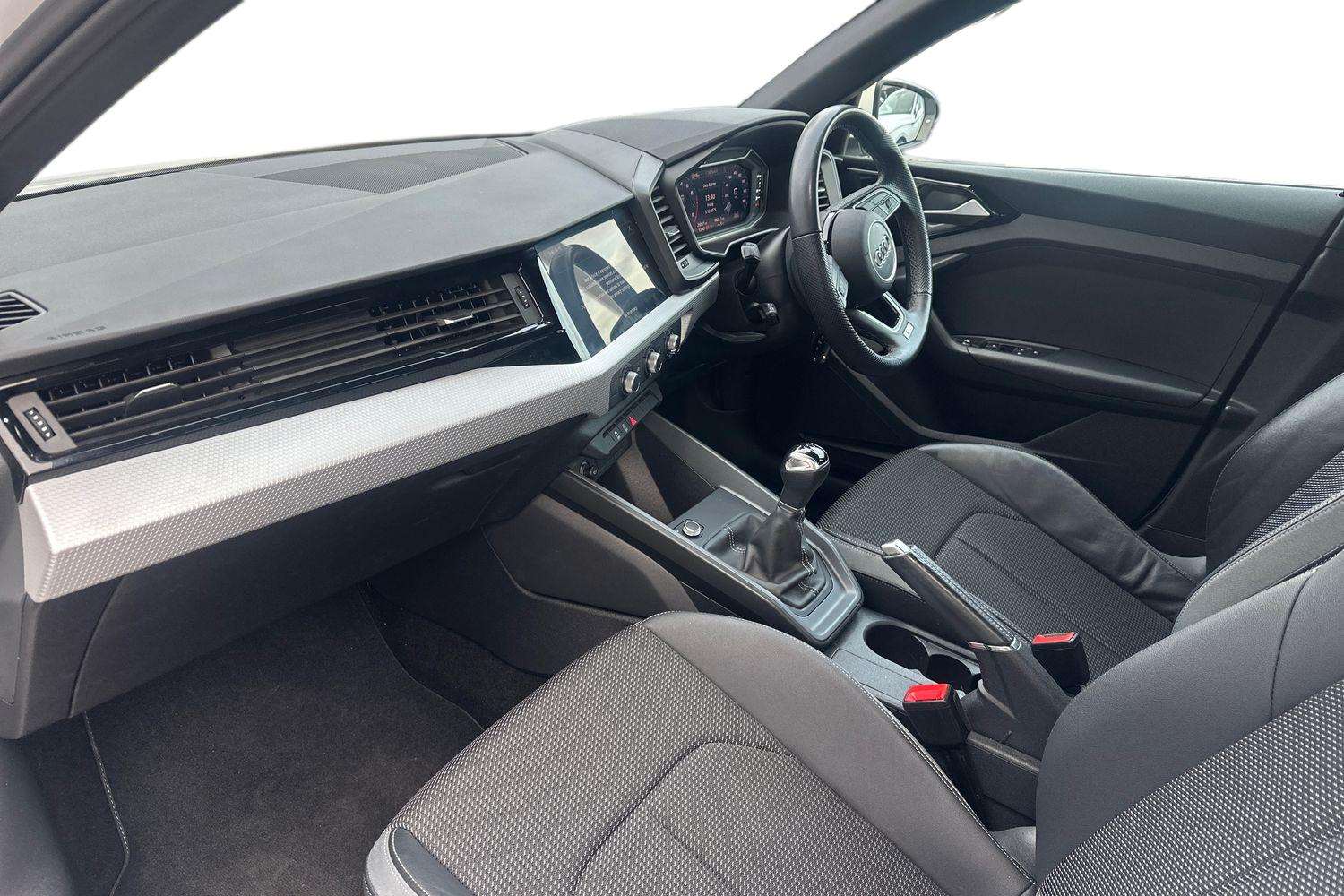 Used Audi A1 2023 for sale - 76842854: Photo 2