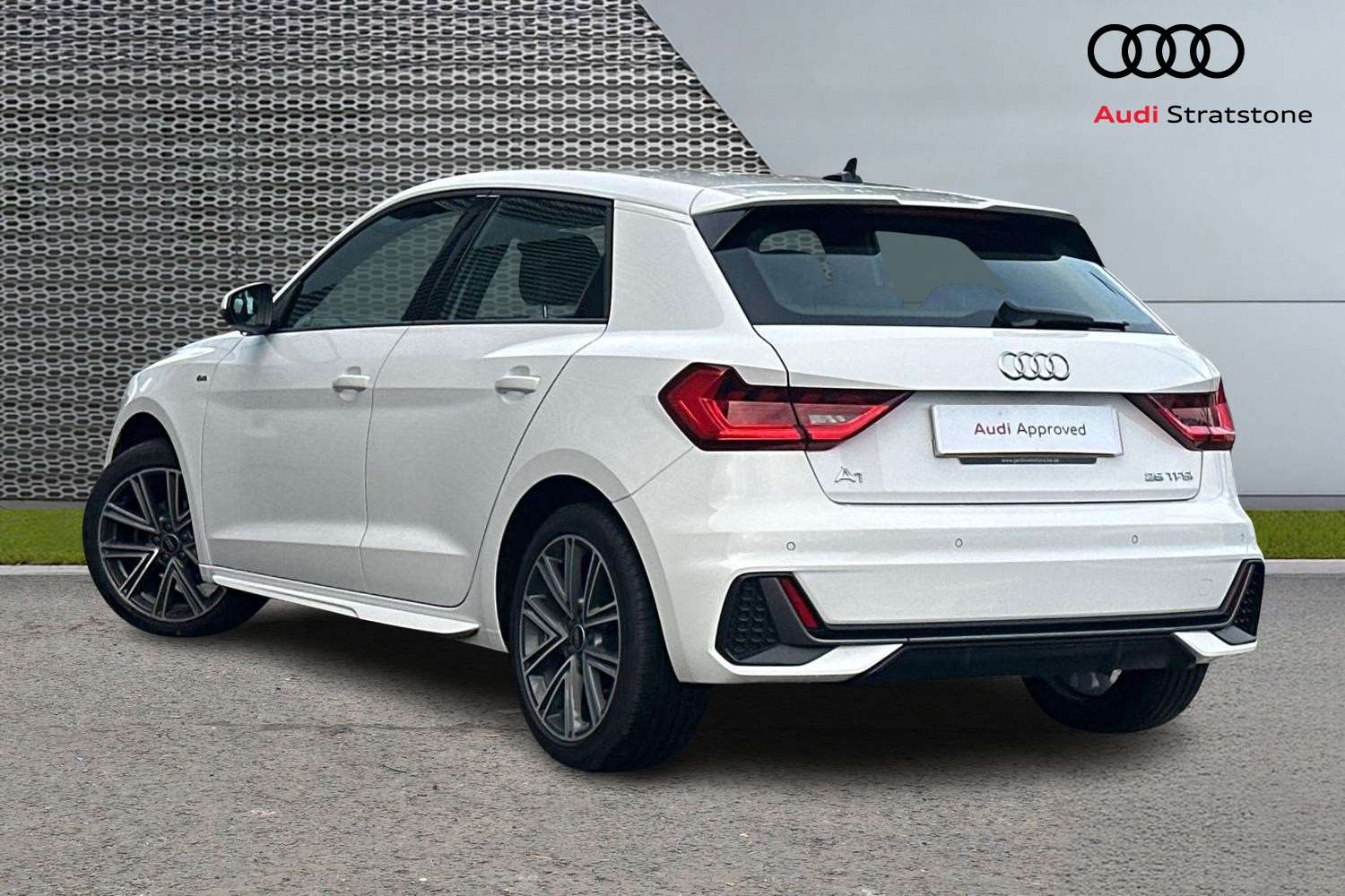 Used Audi A1 2023 for sale - 76842854: Photo 3